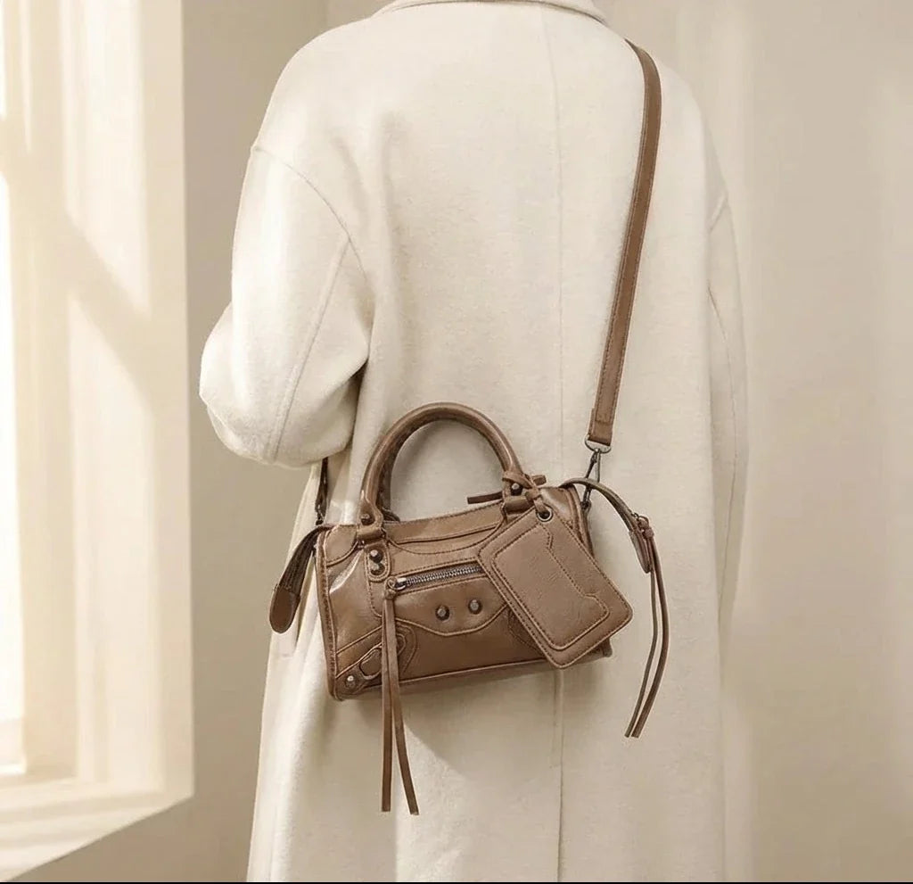 Sac à main bandoulière style moto simple à rivets - Donatella